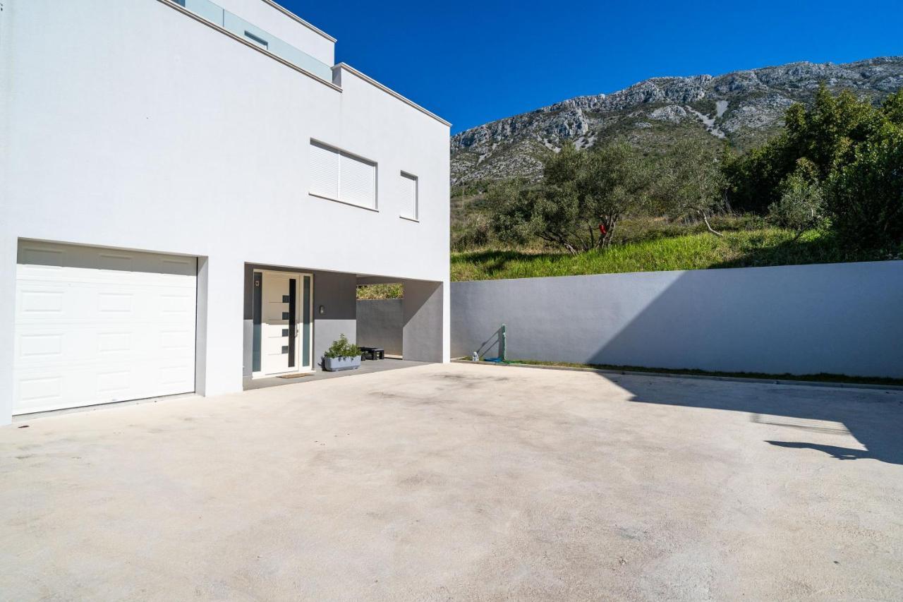 Olive Apartment